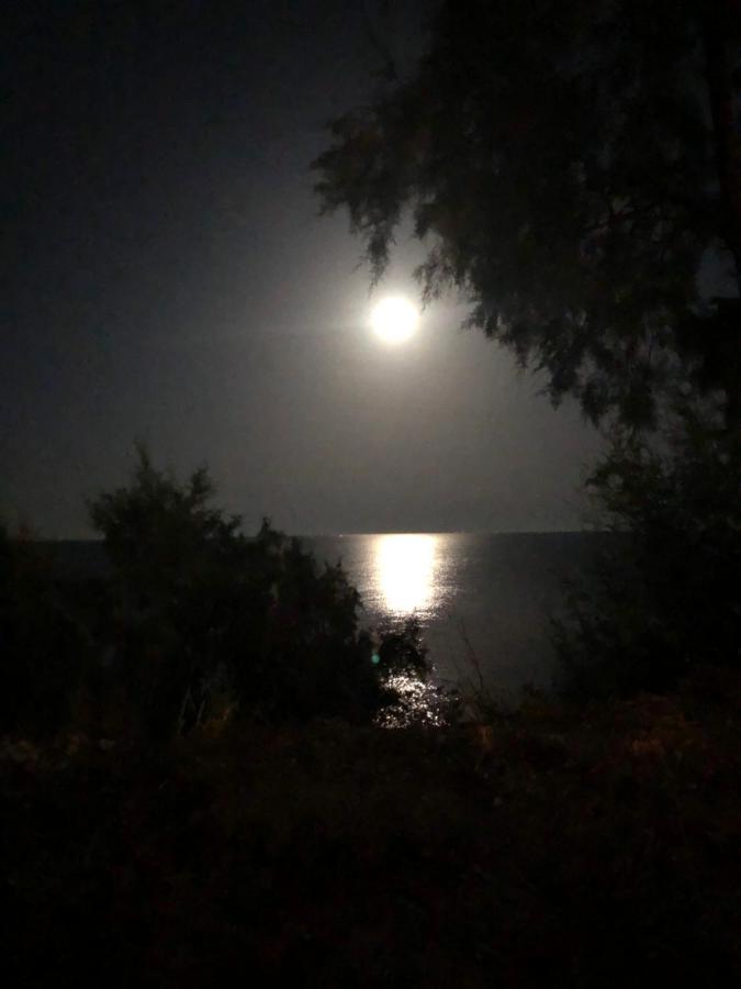 Seafront Studio With Direct Beach Access Koróni المظهر الخارجي الصورة
