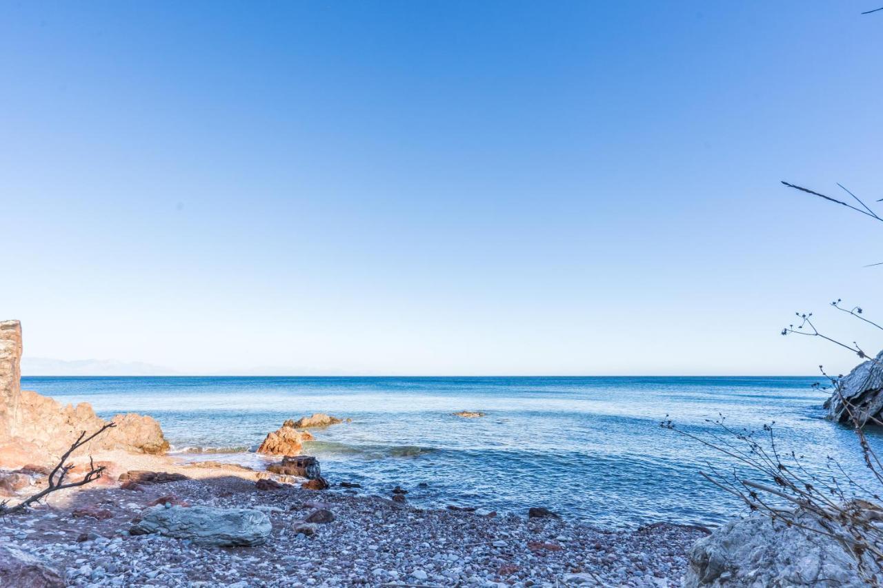 Seafront Studio With Direct Beach Access Koróni المظهر الخارجي الصورة