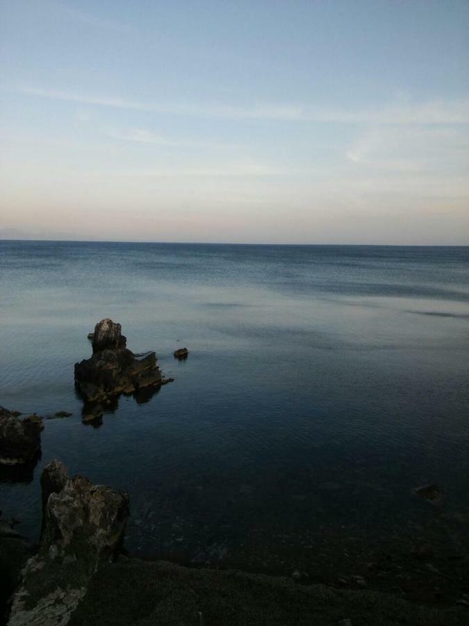 Seafront Studio With Direct Beach Access Koróni المظهر الخارجي الصورة